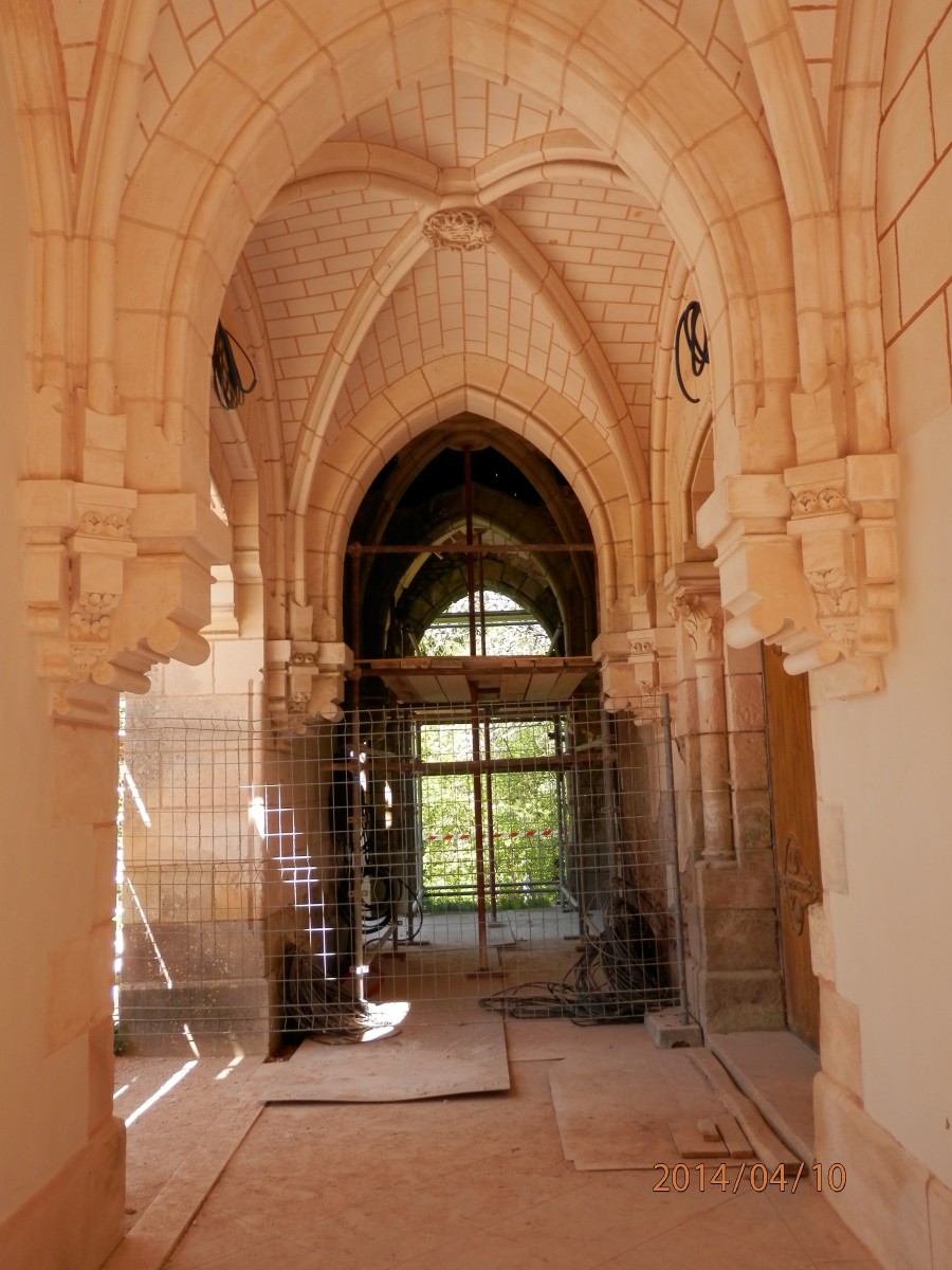 Restaurations de la gallerie-cloître extérieure